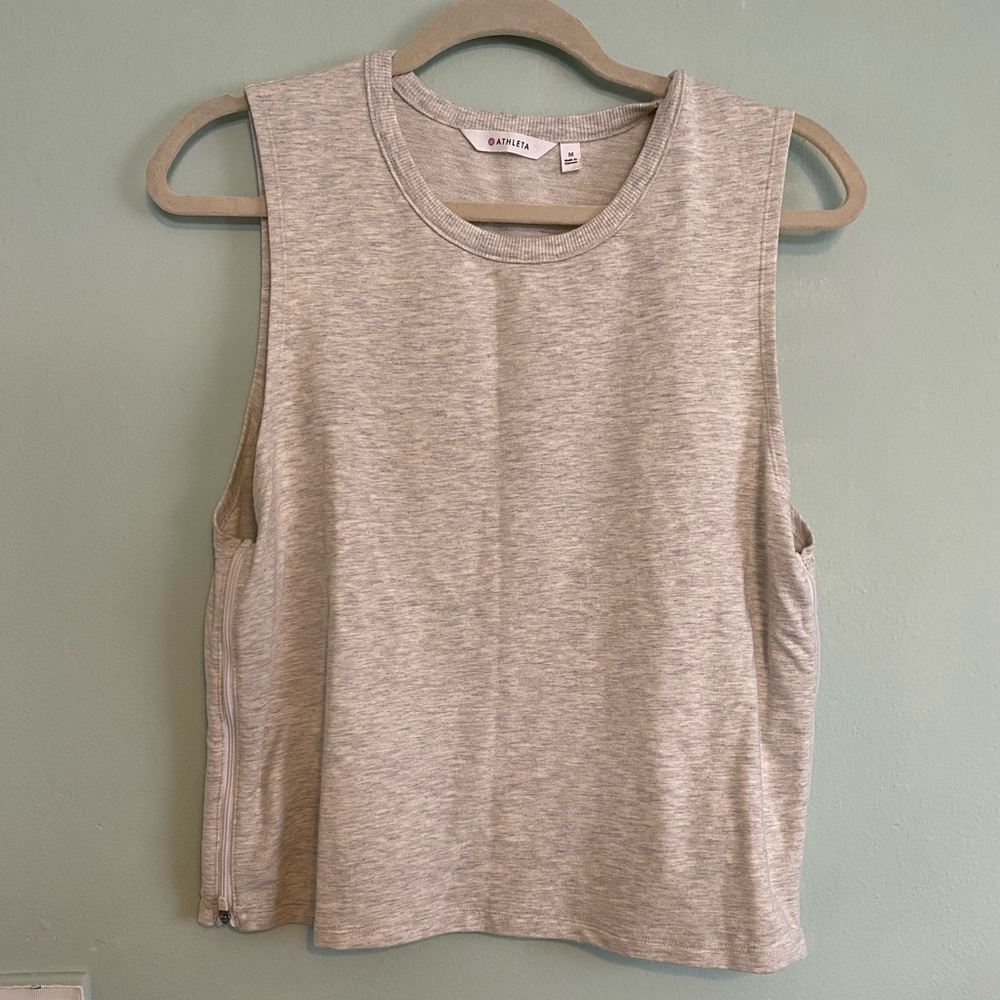 NWOT Athleta Top with Side Zipper Details Size M